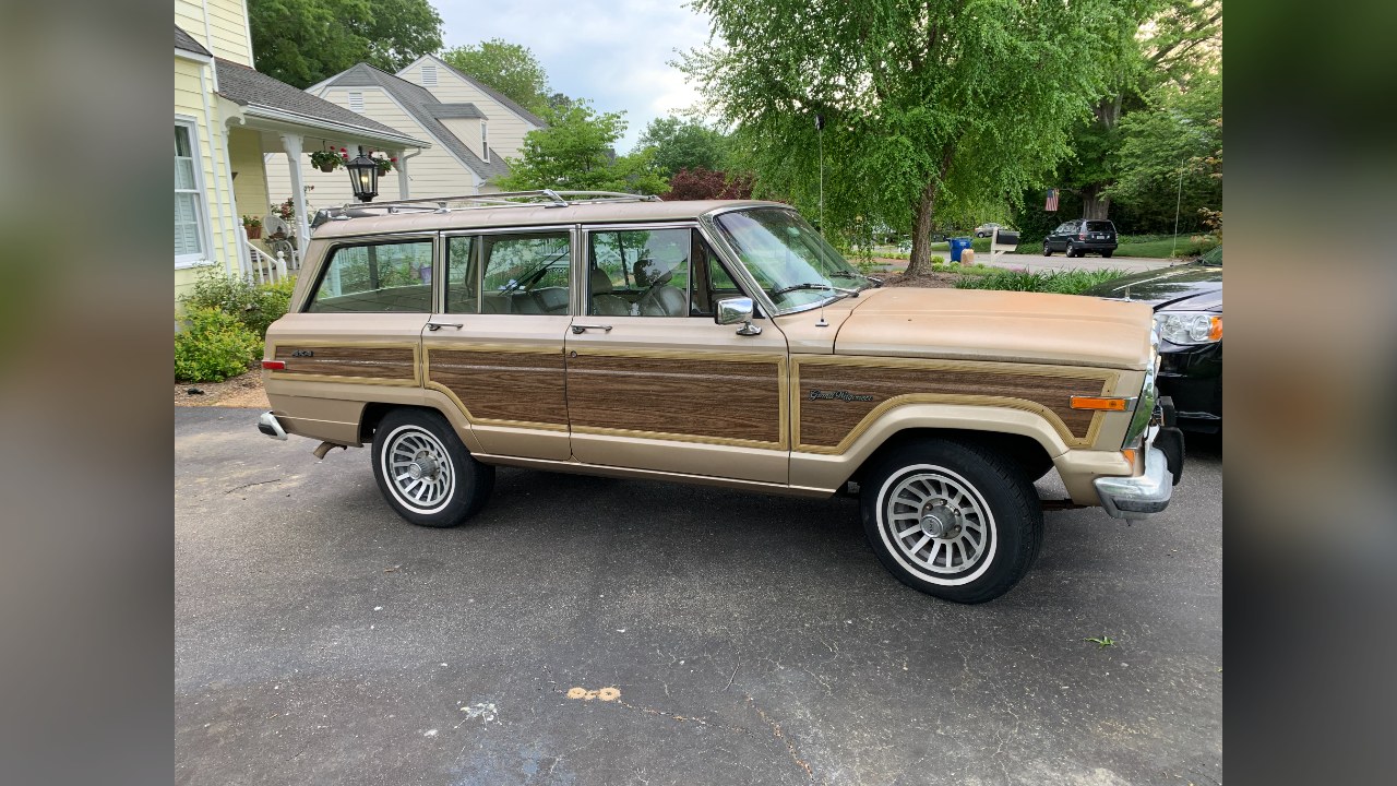 1989 Jeep Grand Wagoneer picture car for film and TV in Midlothian, VA