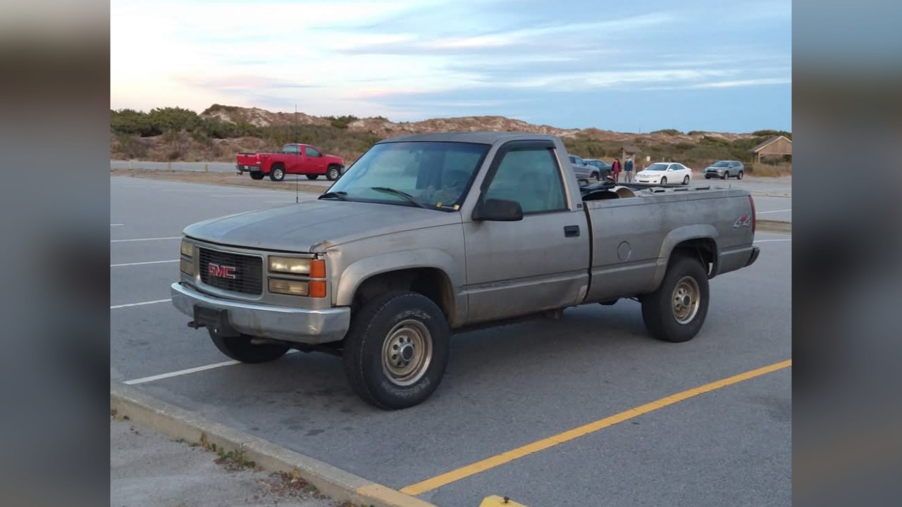 2000 GMC Sierra Classic 4x4 picture car for film and TV in Chesterfield, VA